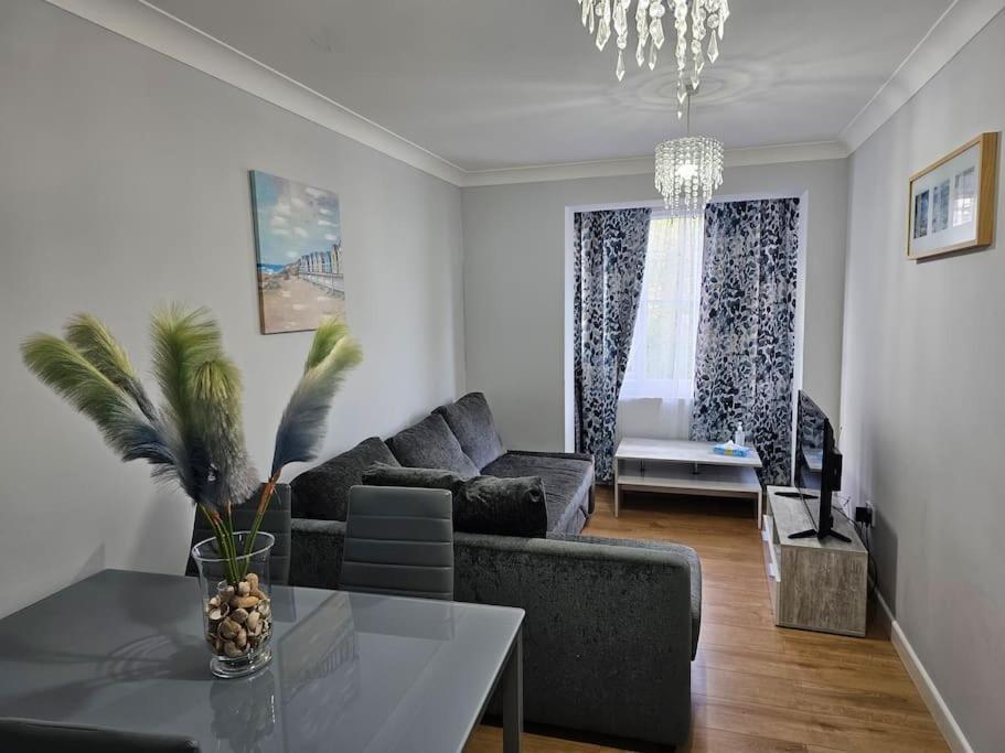 Lovely Flat Close To Shepherd'S Bush Apartment Лондон Екстериор снимка