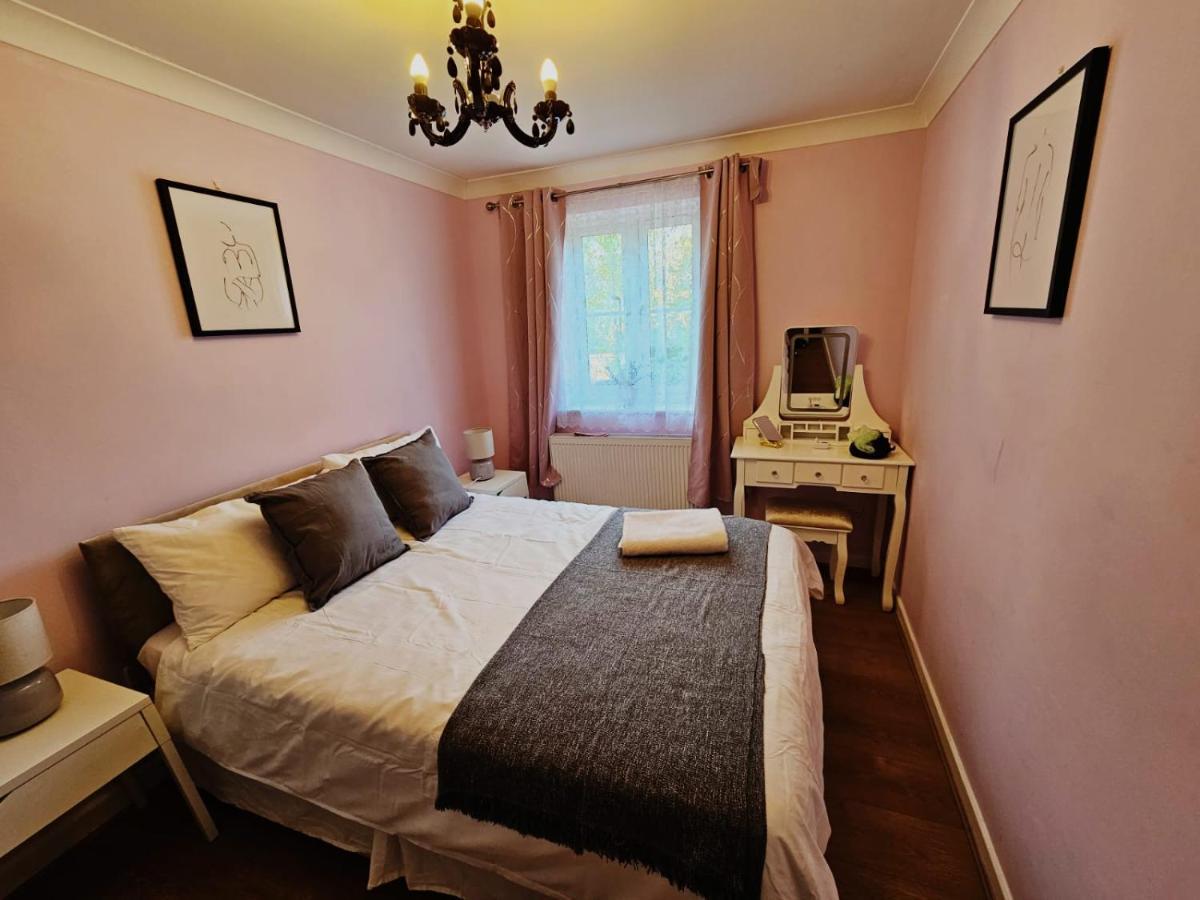 Lovely Flat Close To Shepherd'S Bush Apartment Лондон Екстериор снимка