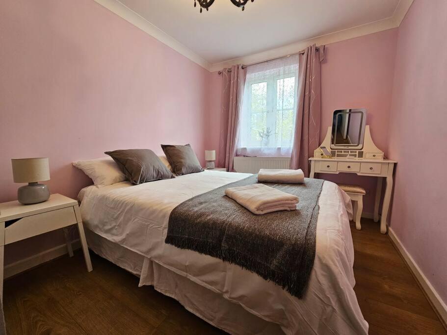 Lovely Flat Close To Shepherd'S Bush Apartment Лондон Екстериор снимка