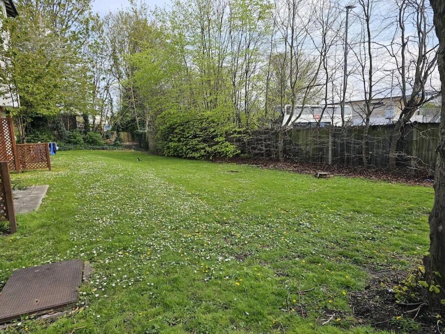 Lovely Flat Close To Shepherd'S Bush Apartment Лондон Екстериор снимка